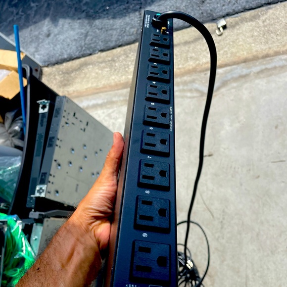 PylePro PDBC70 1U Rack Mount AC Power Supply Strip 15A 1800VA - Picture 2 of 6